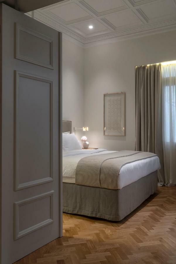 Hotel Coco-Mat Athens Jumelle Exteriér fotografie A bedroom at the hotel