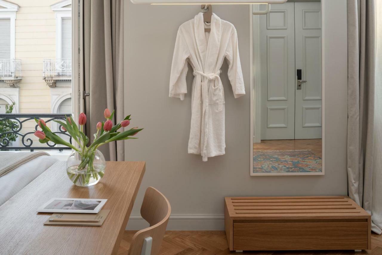 Hotel Coco-Mat Athens Jumelle Exteriér fotografie A bathrobe hanging on a wall
